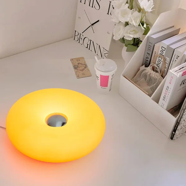 donut table lamp USB plug - Image 4