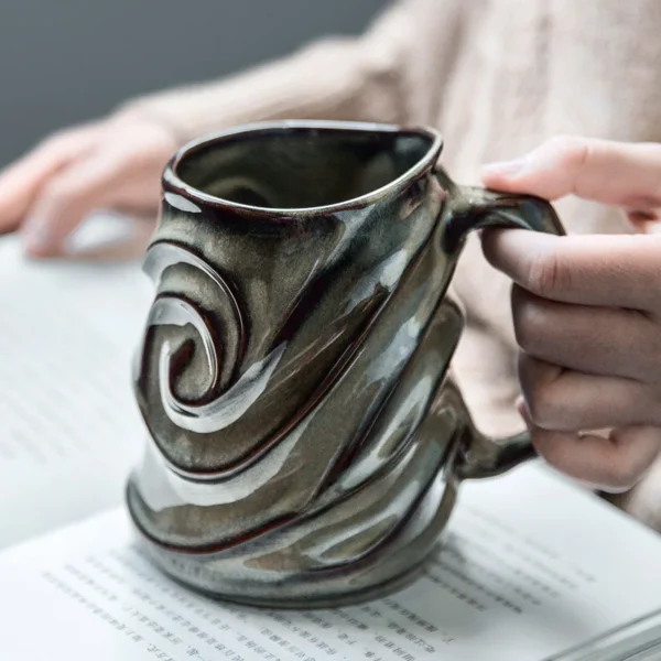 500ml Leaf Pattern Ceramic Coffee Mug - Image 3