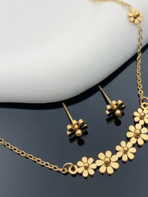3 Piece Set New Ladies Stainless Steel Sunflower Necklace Earrings