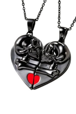 Punk Retro Skull Pendant Halloween Necklace Heart-shaped Magnetic Stitching Love Skull Couple Necklace